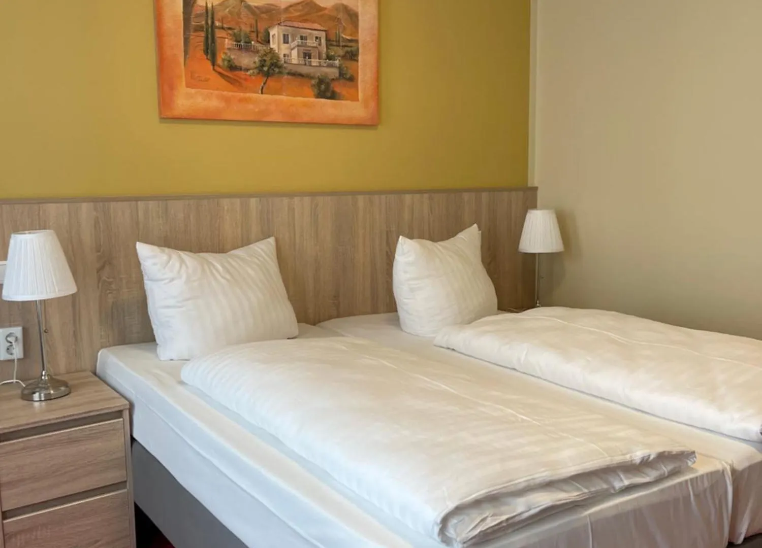 Palm Premium Hotel & Apartments Dusseldorf 3*,